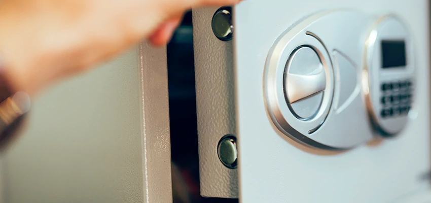 Fingerprint Safe Openers in Golden Hills, CA