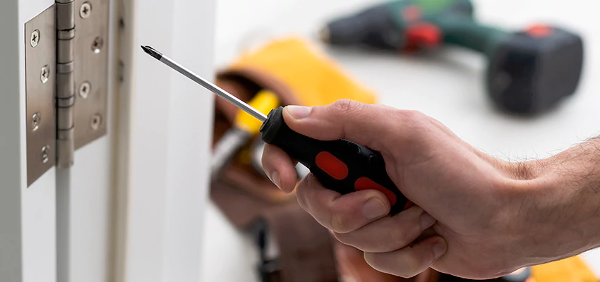 Holiday Emergency Locksmith in Golden Hills, California